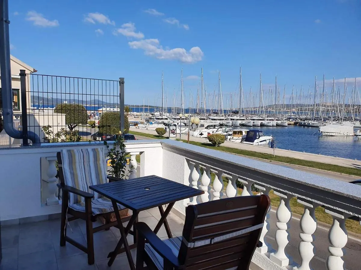 Room Novakovic Biograd Na Moru